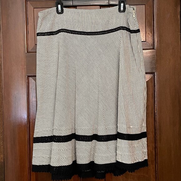 Merona Dresses & Skirts - Vintage Merona size 10 seersucker and lace skirt